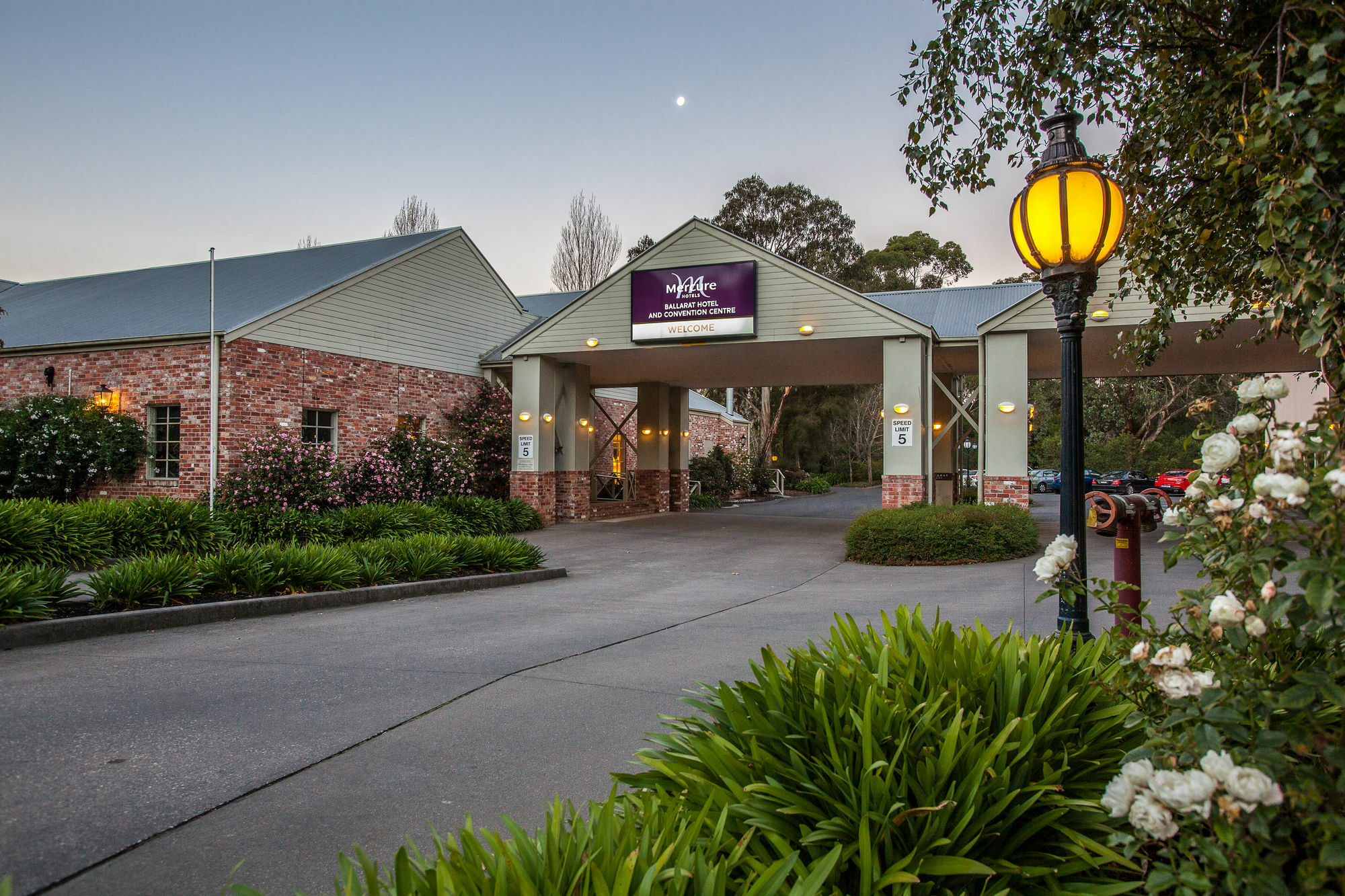 Mercure Ballarat Hotel & Convention Centre Bagian luar foto